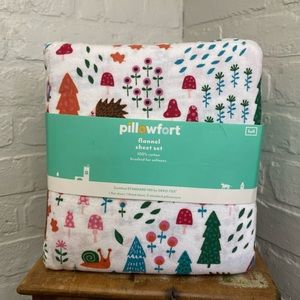 NWT Pillow Fort Wild Woods Full Flannel Sheet Set